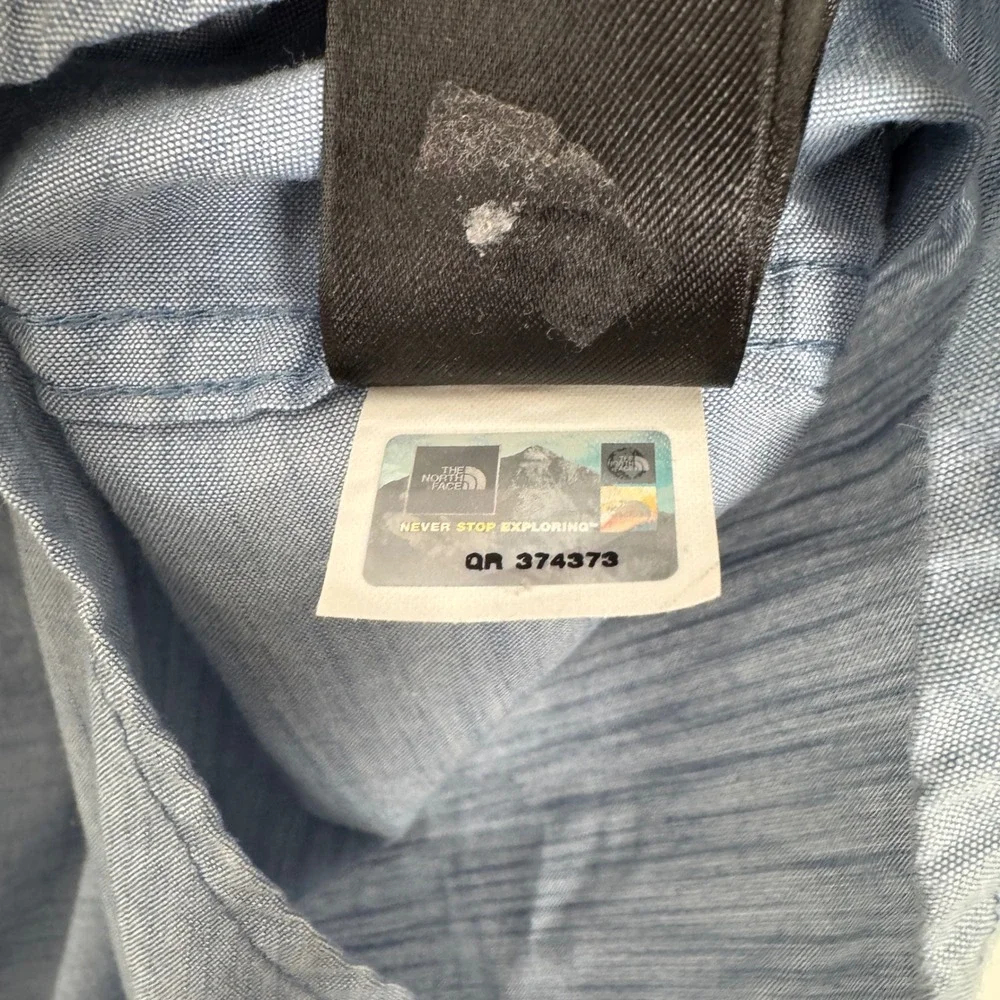 The North Face Mens Short Sleeve Button‎ Up Shirt Blue Chambray Size M